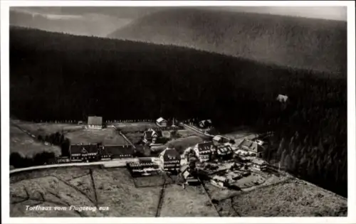 Ak Torfhaus Altenau Schulenberg Clausthal Zellerfeld im Oberharz, Luftaufnahme von  malerische La