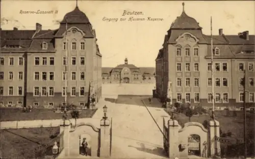Ak Bautzen in der Oberlausitz, Reserve-Lazarett II, Eingang zur Husaren-Kaserne