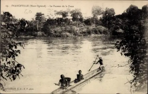 Ak Franceville Ogooué Gabun, einheimische Fischer im Kanu