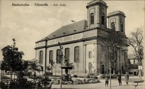 Ak Thionville Diedenhofen Lothringen Moselle, Katholische Kirche