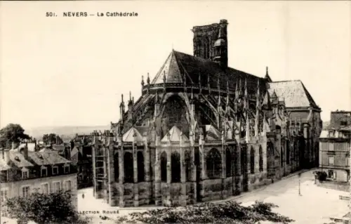 Ak Nevers Nièvre, Kathedrale in  schwarz-weiß, Sammlung Roube
