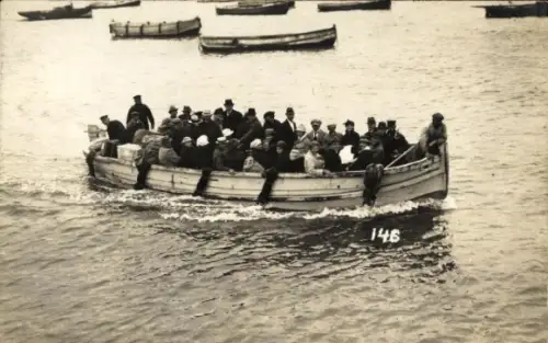 Foto Ak Nordseeinsel Helgoland, Ausbooten