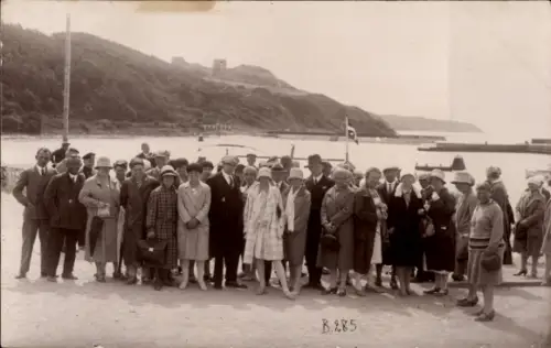 Foto Ak Ostseebad Sellin auf Rügen, Gruppenbild, Hafenpartie