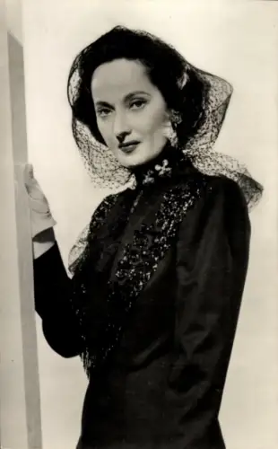 Ak Schauspielerin Merle Oberon, Portrait