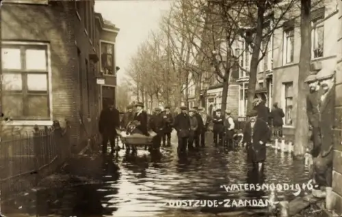 Foto Ak Zaandam Zaanstad Nordholland, Watersnood 1916, Oostzijde