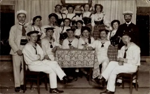 Foto Ak SMS Kurfürst Friedrich, Matrosen, Gruppenbild