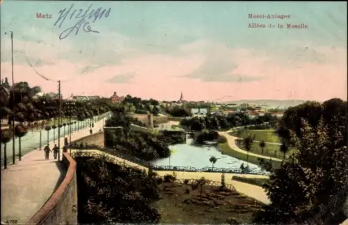 Ak Metz Moselle,  Mosel-Anlagen, Allées de la Moselle, Flusslandschaft, Spaziergänger