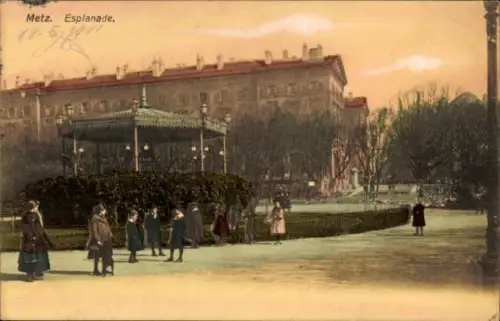 Ak Metz Moselle, Esplanade, Park mit Menschen, Pavillon, Bäume,  Gebäude