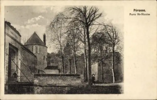 Ak Péronne Somme,  Porte St-Nicolas, Bäume, Gebäude,  
