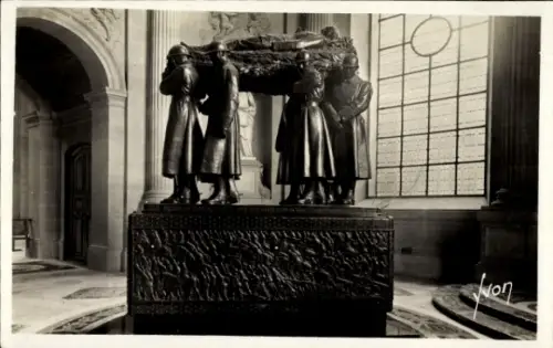 CPA Paris VII., Eglise Saint-Louis des Invalides