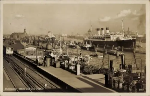 Ak Hapag Dampfer Hamburg, Doppelschraubendampfer, Blick auf den Hafen, Schiffe, Hafenanlagen, DEN
