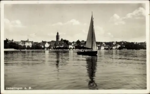 Ak Überlingen am Bodensee, Segelboot, Stadt