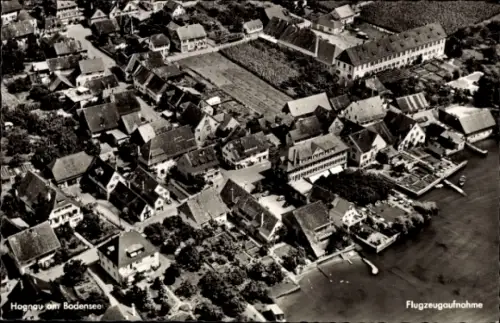 Ak Hagnau am Bodensee, Luftaufnahme von Hagnau, Bodensee, Häuser, Wasser, Schiffe