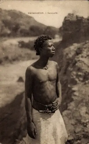 Ak Madagaskar, Sakalve