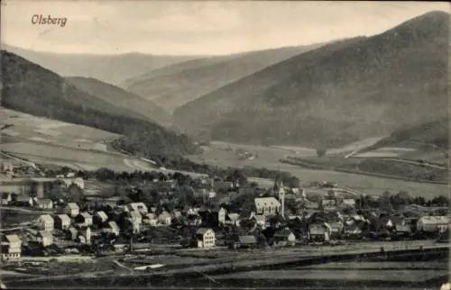 Ak Olsberg im Sauerland,  Landschaft mit Hügeln, Häusern, Kirche