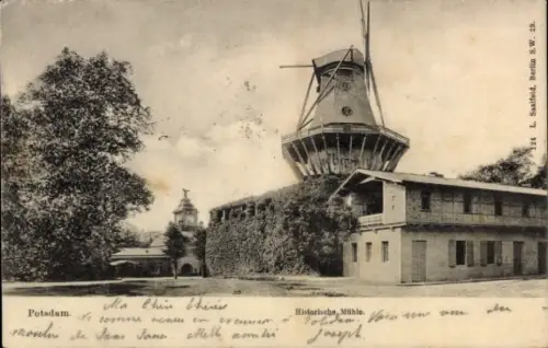 Ak Potsdam Sanssouci, Historische Mühle,  Windmühle, Bäume, Gebäude