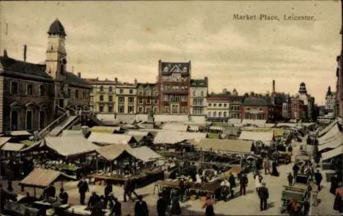 Ak Leicester East Midlands England, Marktplatz, belebte Marktstände, Menschenmenge