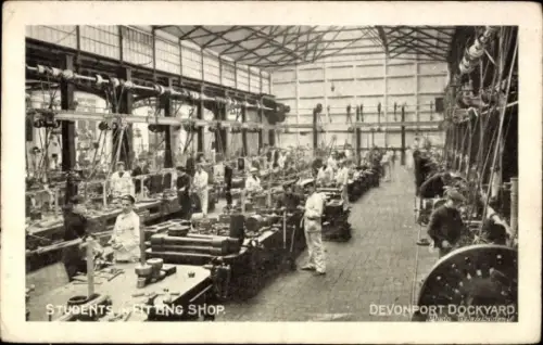 Ak Devonport Plymouth Devon England, Werkstatt mit Schülern, Maschinen, Devonport Dockyard