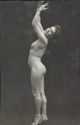 Foto Nackte Frau, Frauenakt, Po, Busen, Beine