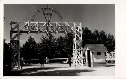 Foto Ak Langenargen am Bodensee, Schule, Tor, Militär