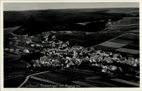 Ak Riedöschingen Blumberg am Schwarzwald, Luftkurort  Luftaufnahme, Schwarzwald, Gasthof Adler