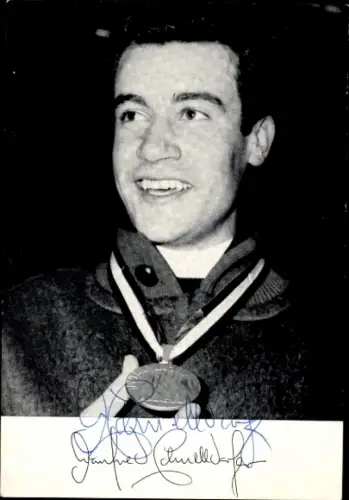 Autogrammkarte Schlittschuhläufer Manfred Schnelldorfer, Portrait, Autogramm