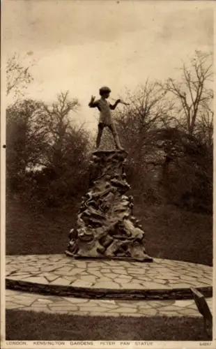 PC Kensington London England, Kensington Gardens, Peter Pan Statue