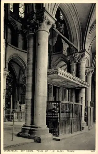 Ak Canterbury Kent England, Canterbury Cathedral, Grab des Schwarzen Prinzen, Säulen, Gitter