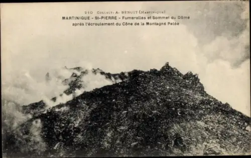 Ak Saint Pierre Martinique, Berglandschaft, Rauchfumarolen, Montagne Pelée, St. Pierre, Martiniqu