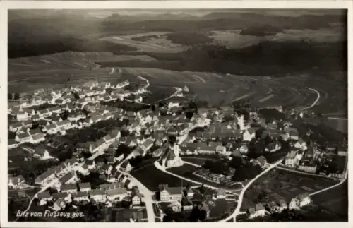 Ak Bitz Schwäbische Alb Württemberg, Luftaufnahme von  viele Häuser, ländliche Umgebung, keine Pe