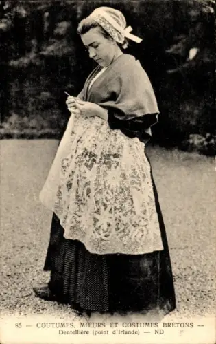 Ak Moeurs et Costumes Bretones, Dentellière, Volkstracht