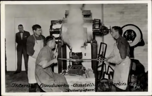 Ak Berlin Charlottenburg Westend, Internationale Handwerks Ausstellung 1938, Kunstgießerei