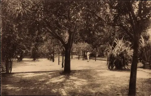 Ak Leopoldville DR Kongo Zaire, Partie du parc de la Compagnie Coloniale Belge PEK