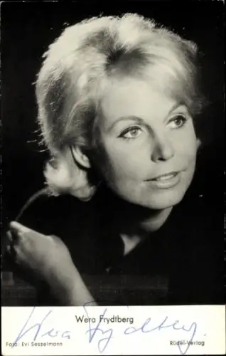 Ak Schauspielerin Wera Frydtberg, Portrait, Autogramm