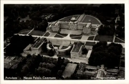Ak Potsdam Sanssouci, Luftaufnahme, Neues Palais,  Parkanlage,  Gebäude