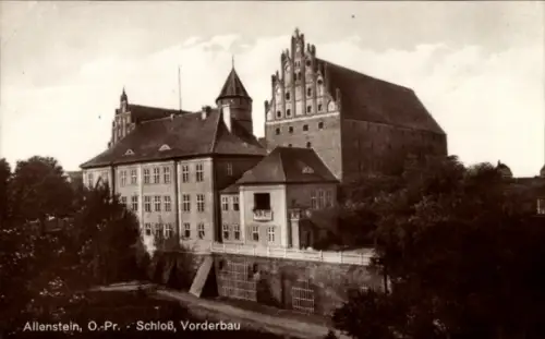 Ak Olsztyn Allenstein Ostpreußen, Schloss  Vorderbau,  Architektur, Schwarz-Weiß-Foto