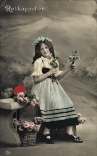 Ak Mädchen mit Blumen, Portrait, Rotkäppchen