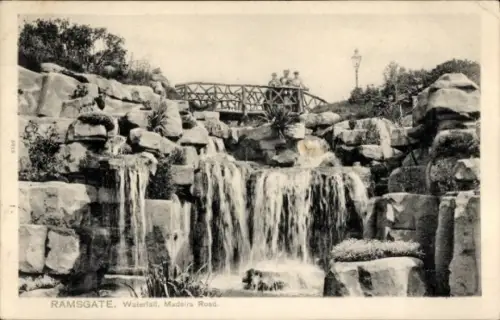 Ak Ramsgate Kent England, Wasserfall, Brücke, Felsen, Pflanzen, Ramsgate