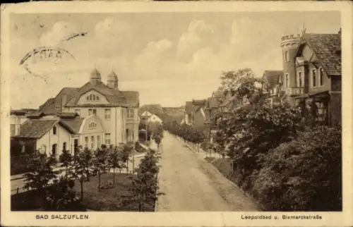 Ak Bad Salzuflen in Lippe,  Leopoldbad, Bismarckstraße, Straßenansicht