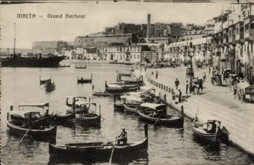 Ak Valletta Malta, Grand Harbour,  Boote im Wasser, Hafenansicht
