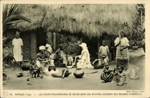 Ak Togo, Les Soeurs Missionaires de Notre Dame Des Apotres Soignant des Malades a Domicile