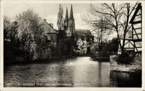 Ak Soest in Westfalen,  Großer Teich, Wiesen-Kirche, mittelalterliche Stadt