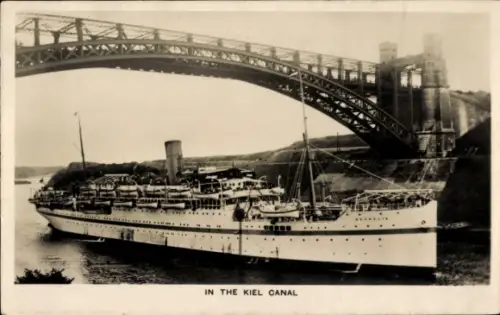 Ak Dampfschiff HMT Neuralia im Nord-Ostsee-Kanal, Hochbrücke