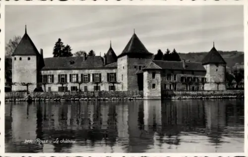 Ak Rolle Kanton Waadt, Schloss  Wasserreflexion,  Architektur