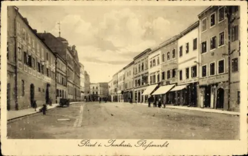 Ak Ried im Innkreis Oberösterreich, Ried i. Innkreis, Rossmarkt,  Gebäude, Straßenansicht