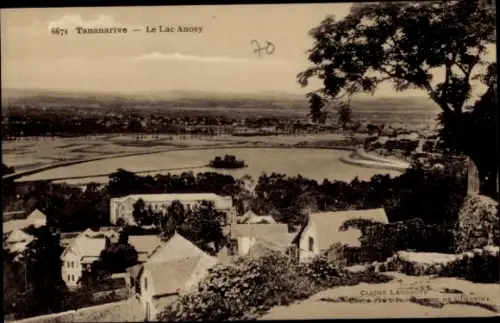 Ak Antananarivo Tananarive Madagaskar, Landschaft mit See,  Häuser, Bäume, Bergsicht