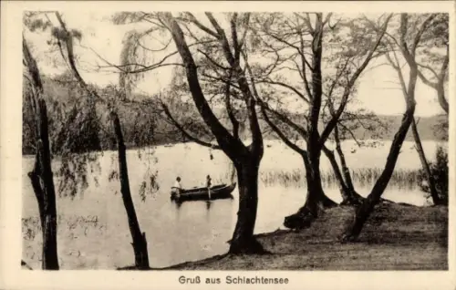 Ak Berlin Zehlendorf, Schlachtensee, Stille Wasserlandschaft, Boot auf dem See, Bäume im Vorde...