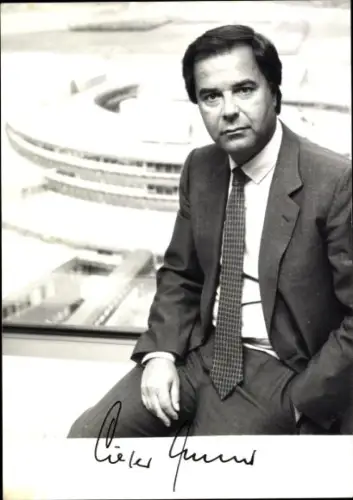 Ak Intendant Prof. Dr. Dieter Stolte, Portrait, Autogramm