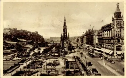 Ak Edinburgh Schottland, Princes Street,  Blick nach Westen,  Gebäude, Straßenverkehr