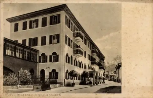 Ak Berchtesgaden in Oberbayern, Hotel Bellevue,  Gebäude mit Fenstern und Balkonen